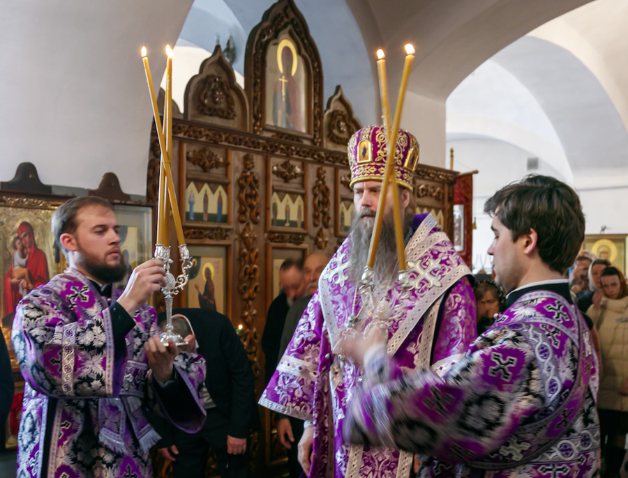 Храме Живоначальной Троицы в Ознобишине